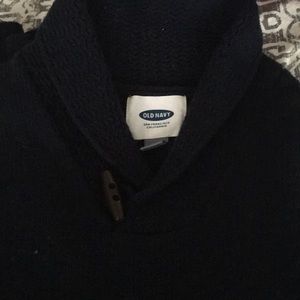 Men’s navy sweater